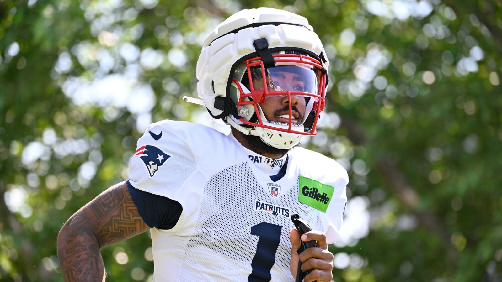 WR Ja’Lynn Polk Surprises With Early Retirement