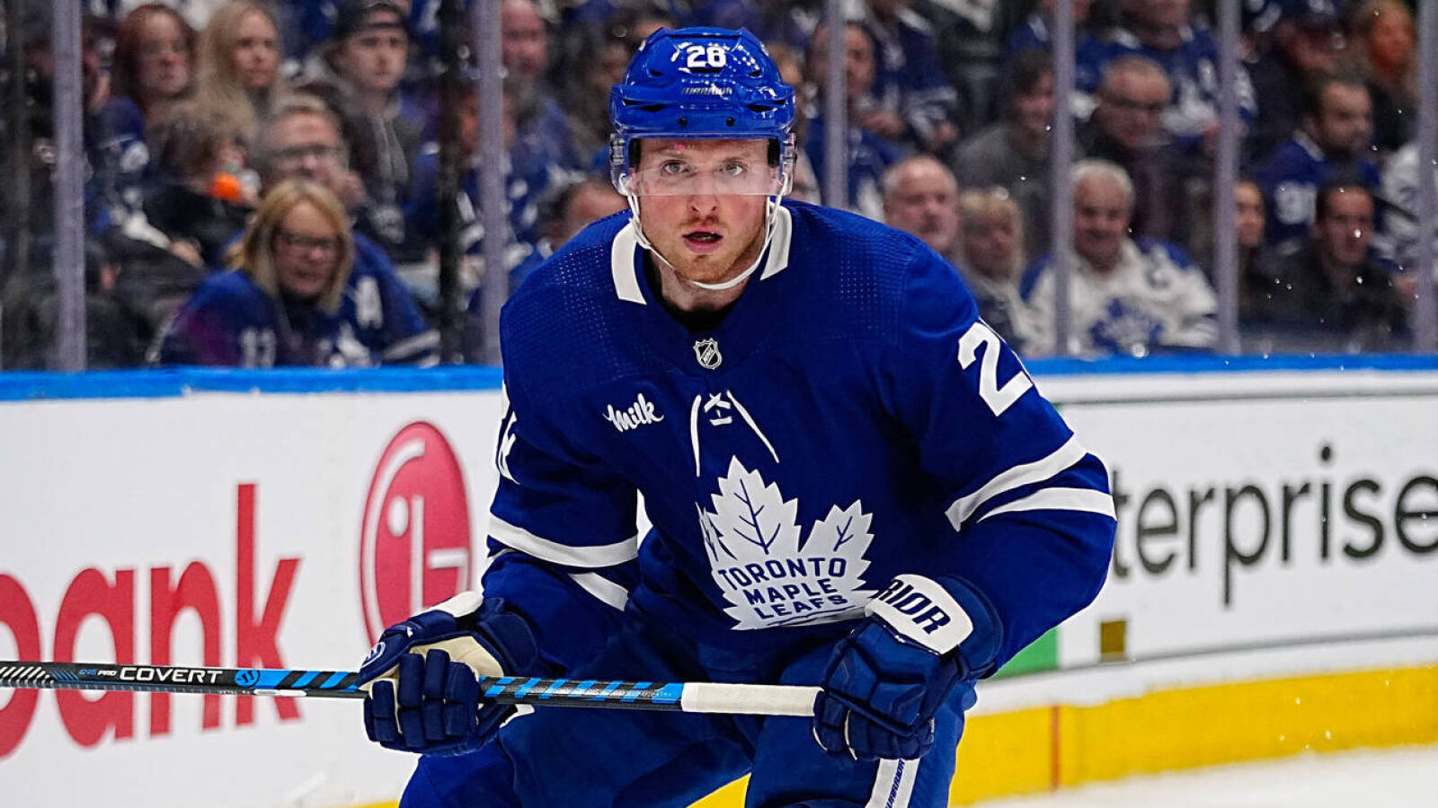 Canucks acquire veteran forward from Maple Leafs