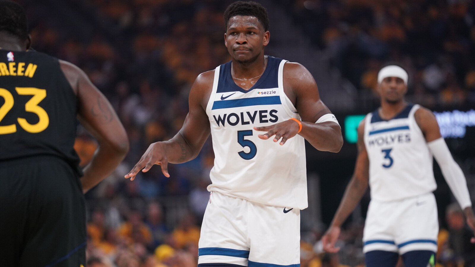 https://www.yardbarker.com/media/8/5/85f379d8cf020103307c161fbd0b28f7d9b0d67e/thumb_16x9/timberwolves-control-game-4-massive-third-quarter.jpg?v=1
