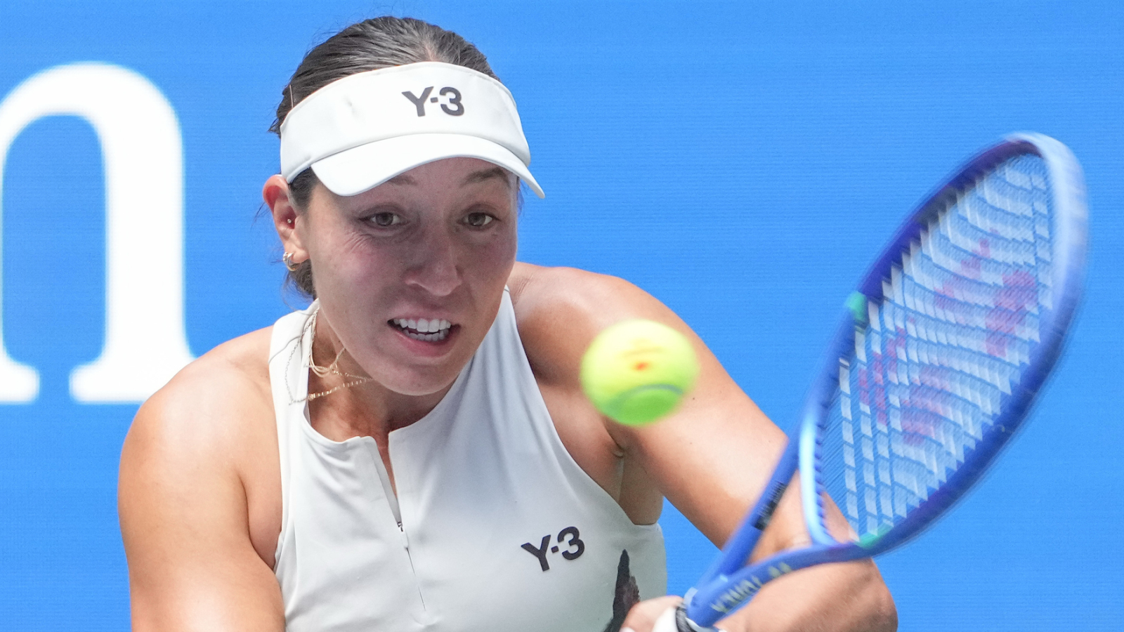 https://www.yardbarker.com/media/8/6/86372cb6e450f27a124e7cfb1816e024e8bc22c2/thumb_16x9/jessica-pegula-keeps-american-hopes-alive-open.jpg?v=1