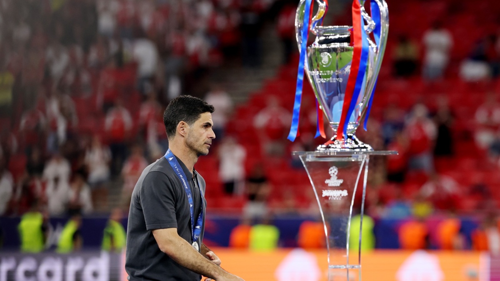 https://www.yardbarker.com/media/8/6/86ae58f0fd7bf7c7c09dfa0a80e60c371a0ebe35/thumb_16x9/Arteta-v-PSG.jpg