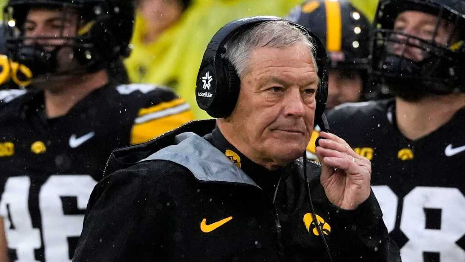 https://www.yardbarker.com/media/8/6/86f74db00b99537b5cf908ec57b304fcc93da717/thumb_16x9/kirk-ferentz-down-on-iowa-tough-loss-oregon.jpg?v=1
