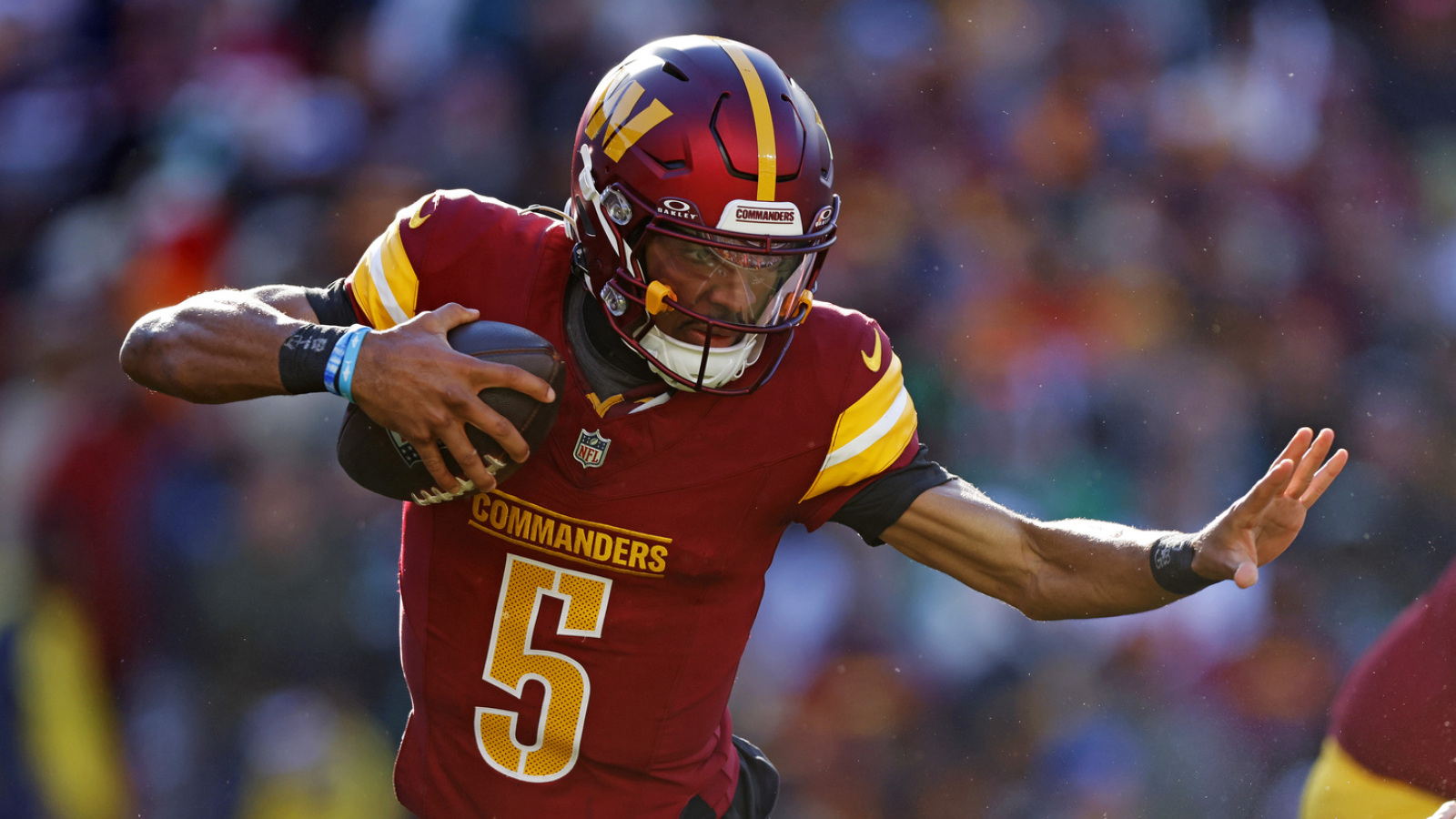 Jayden Daniels is closing in on this rookie QB record | Yardbarker - How Old Is Jayden Daniels: NFL Rookie’s Youthful Energy