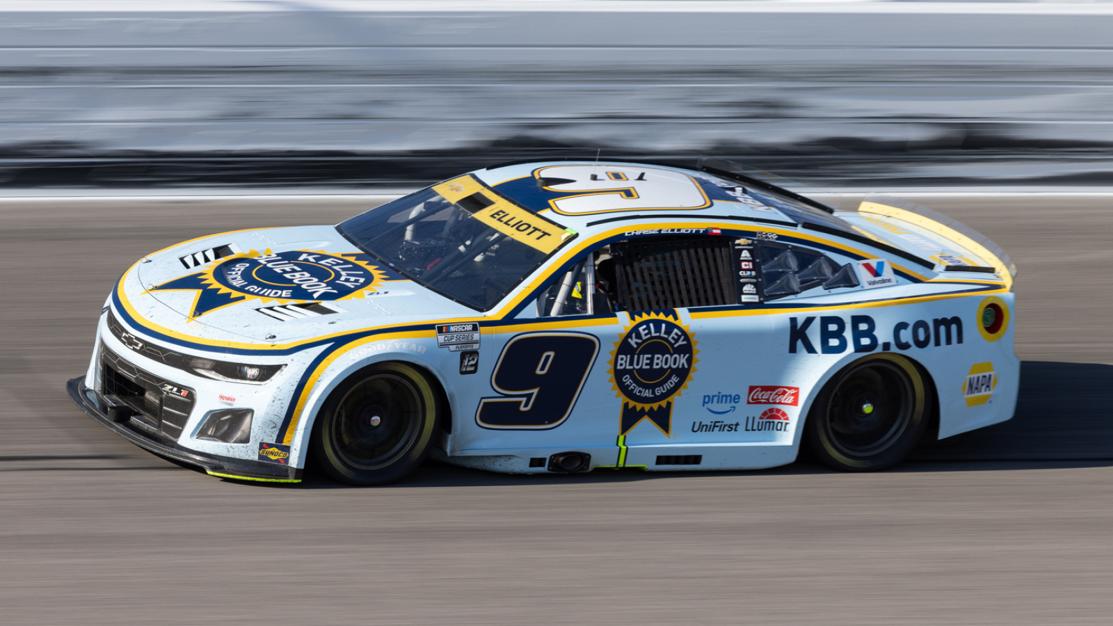 Chase Elliott Admits Tire Gamble Nearly Backfired in Kansas Amid HMS ...