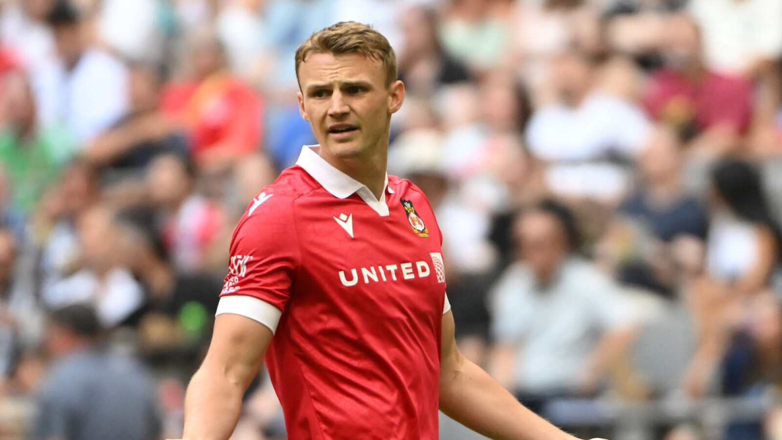 https://www.yardbarker.com/media/8/7/875bb01de2a6ad76c8c0384dc77850c7ee7b21dd/thumb_16x9/ryan-reynolds-wrexham-still-searching-first-win.jpg?v=1