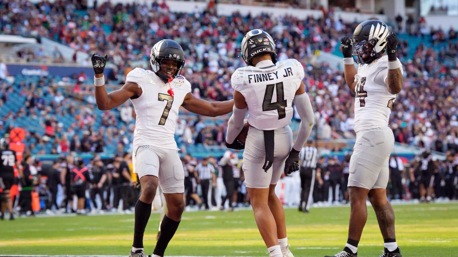 Key 2027 Draft Prospects to Watch in College Football Week 1