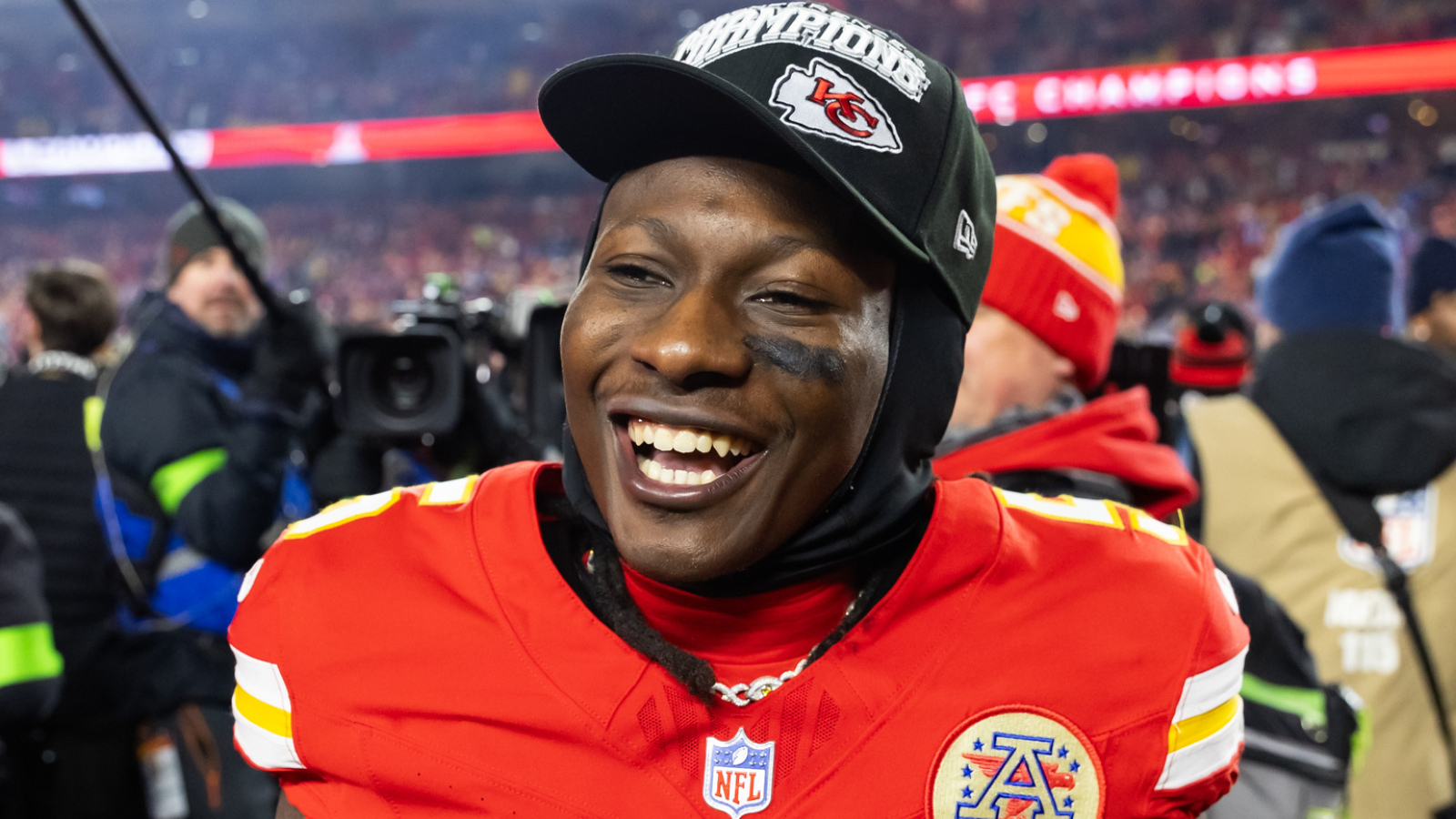 https://www.yardbarker.com/media/8/7/87e0866c392b3d5d9f7cc469f1a4942c2ff798a3/thumb_16x9/active-nfl-receivers-multiple-140-receiving-yard.jpg?v=2