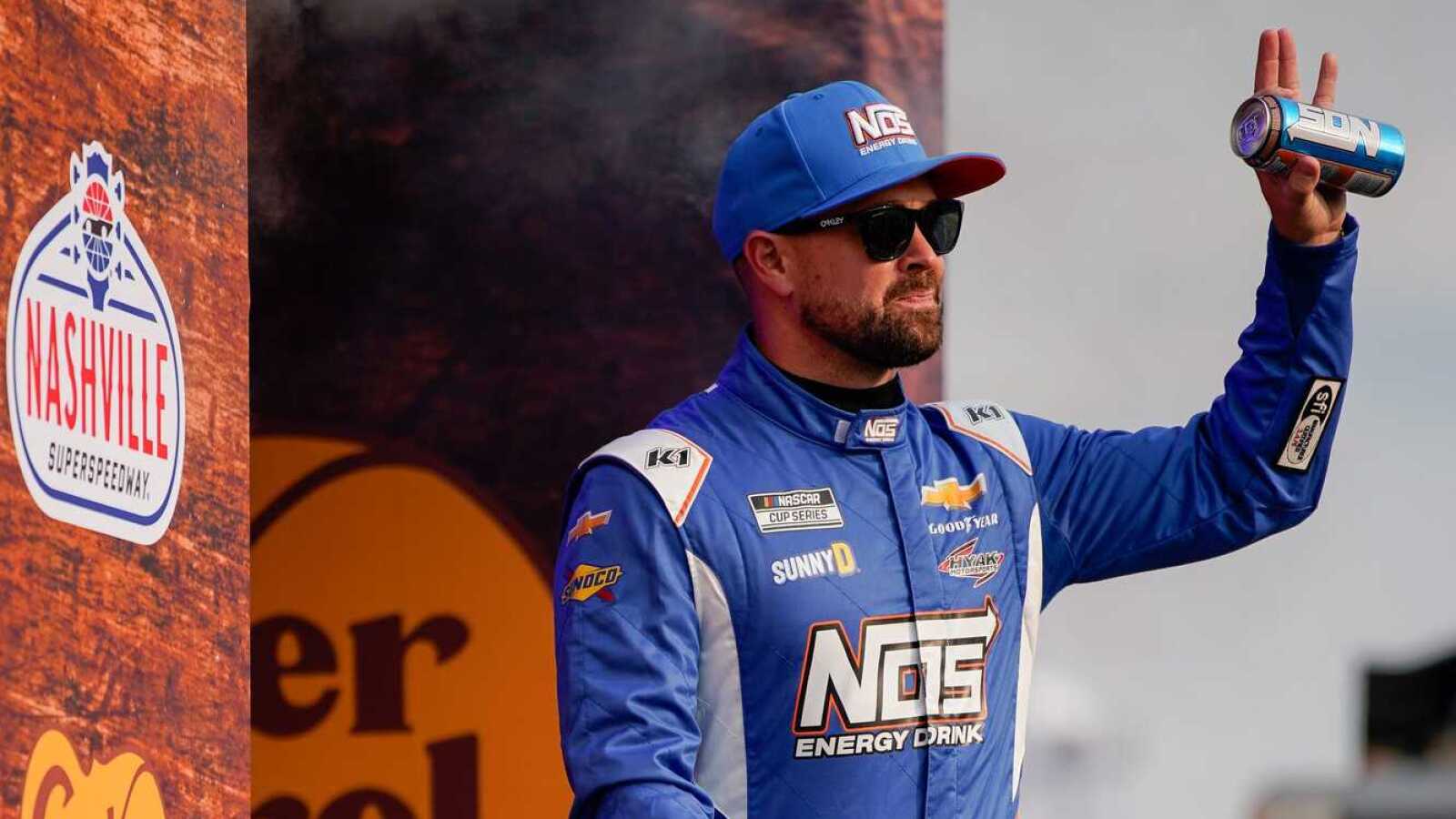 https://www.yardbarker.com/media/8/7/87e965f414b4c4f8c1e54ea31a81df089c039144/thumb_16x9/ricky-stenhouse-jr-rivalry-running-15th.jpg?v=1