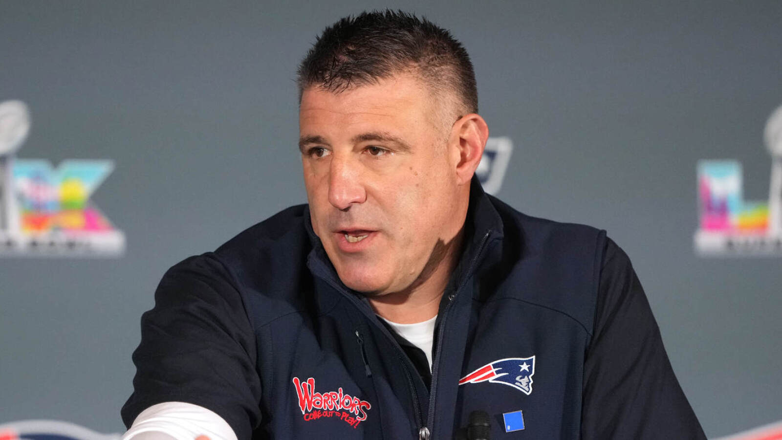 https://www.yardbarker.com/media/8/8/885754f6b78d414e7d9727d345668c429ec57c55/thumb_16x9/nfl-execs-share-gloomy-outlook-pats-amid-vrabel.jpg?v=1