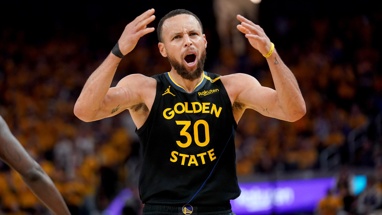 https://www.yardbarker.com/media/8/8/888c68a9f156bccb2e02ef1f070edbba2ee0e5ab/thumb_16x9/2-2025-san-francisco-california-usa-golden-state.jpg?v=1