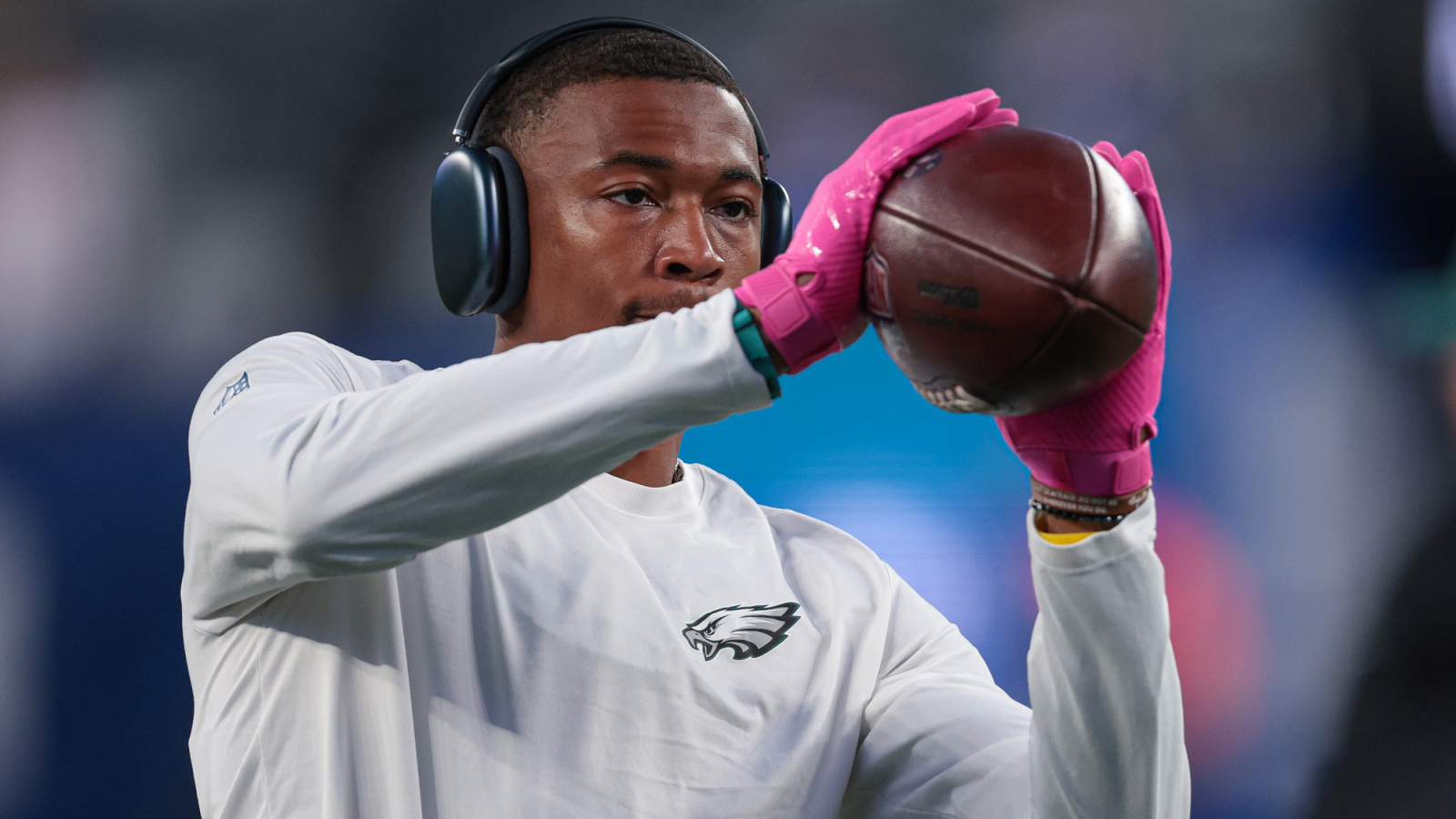 https://www.yardbarker.com/media/8/8/889849c05eac46ae9d3b22a4a0baf249c9859c9b/thumb_16x9/eagles-smith-reportedly-strong-reaction-brown.jpg?v=1