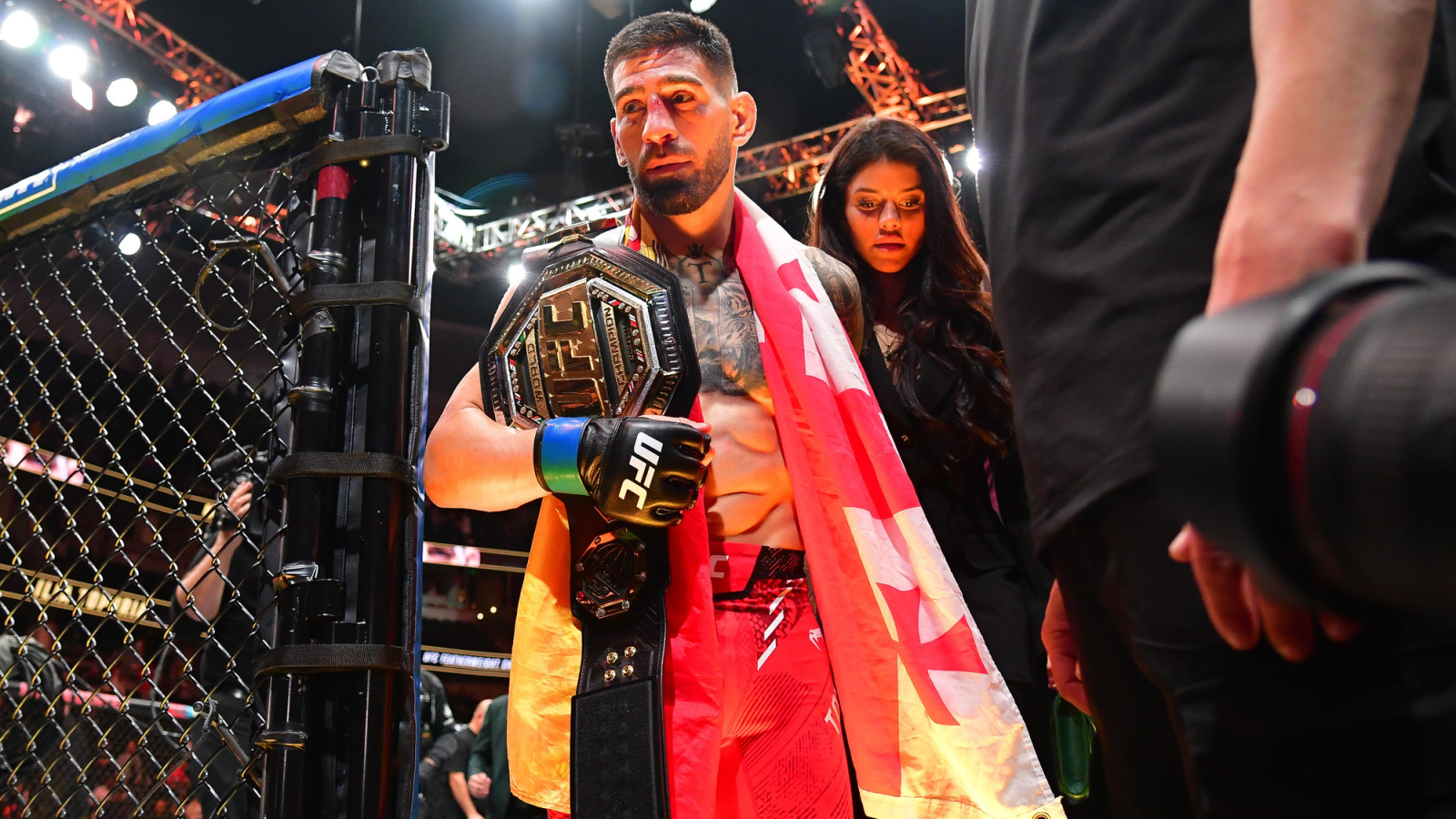 Khabib Nurmagomedov picks UFC lightweight he thinks has an 80% chance to beat Ilia Topuria