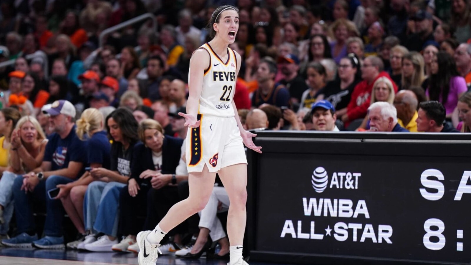 https://www.yardbarker.com/media/8/9/8938738d9f5b989bfbf285a9be9374403986cf37/thumb_16x9/caitlin-clark-reacts-to-poor-officiating-during-indiana-fever-vs-connecticut-sun.jpg?v=1