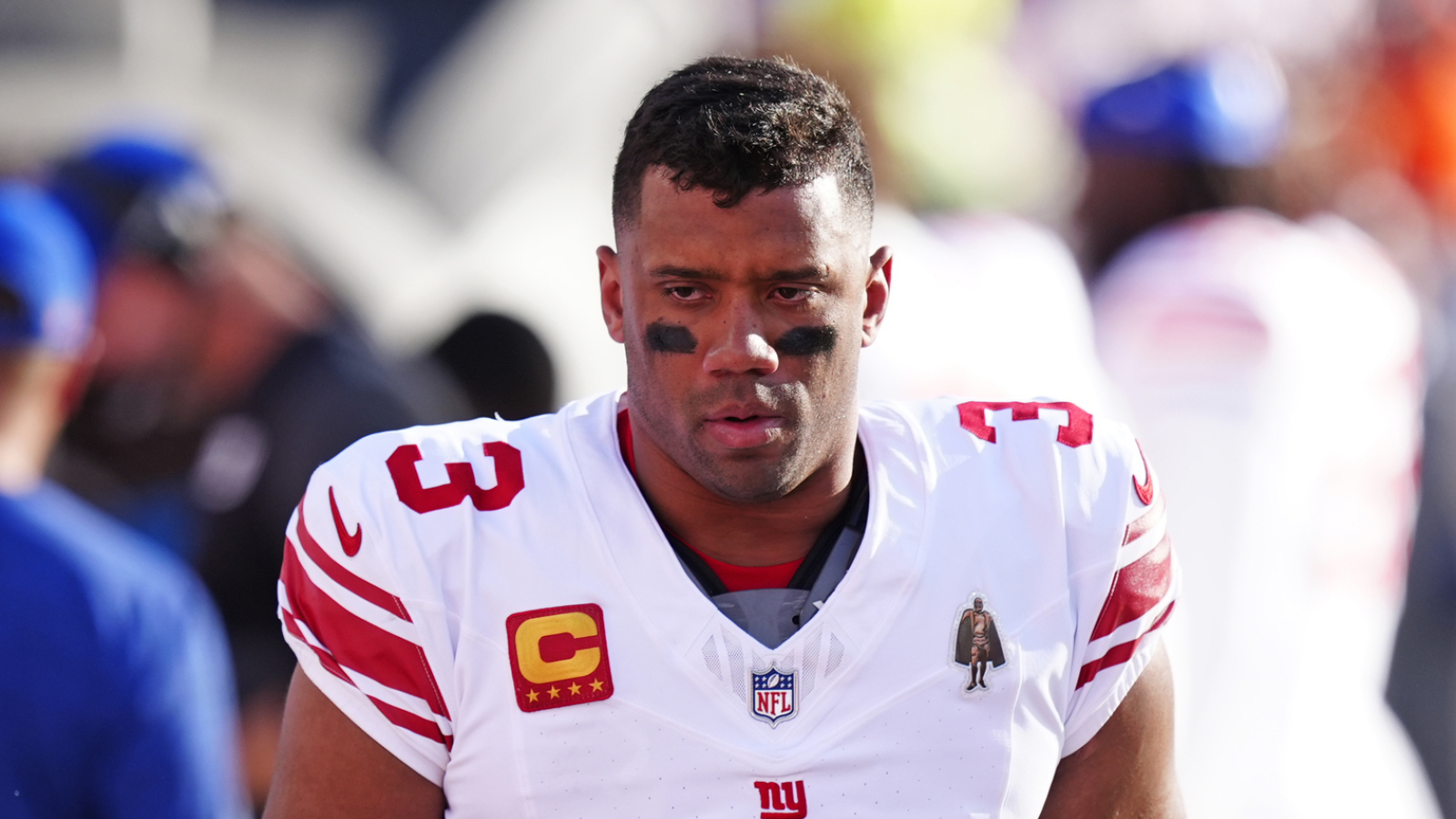 https://www.yardbarker.com/media/8/9/893dd502f7566cac0bbbac524e3c221f20b12d92/thumb_16x9/russell-wilson-takes-fierce-shot-classless-sean.jpg?v=1