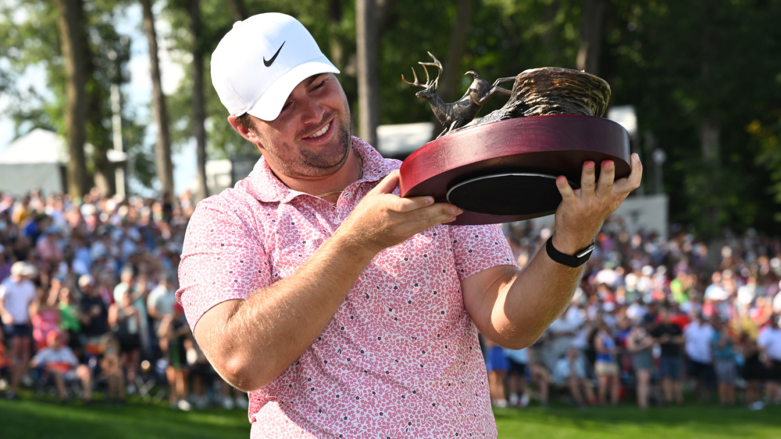 https://www.yardbarker.com/media/8/9/895db1c232c8882445561ebcbeb61da6ad15d1de/thumb_16x9/chris-gotterup-rallies-win-john-deere-third-title.jpg?v=1