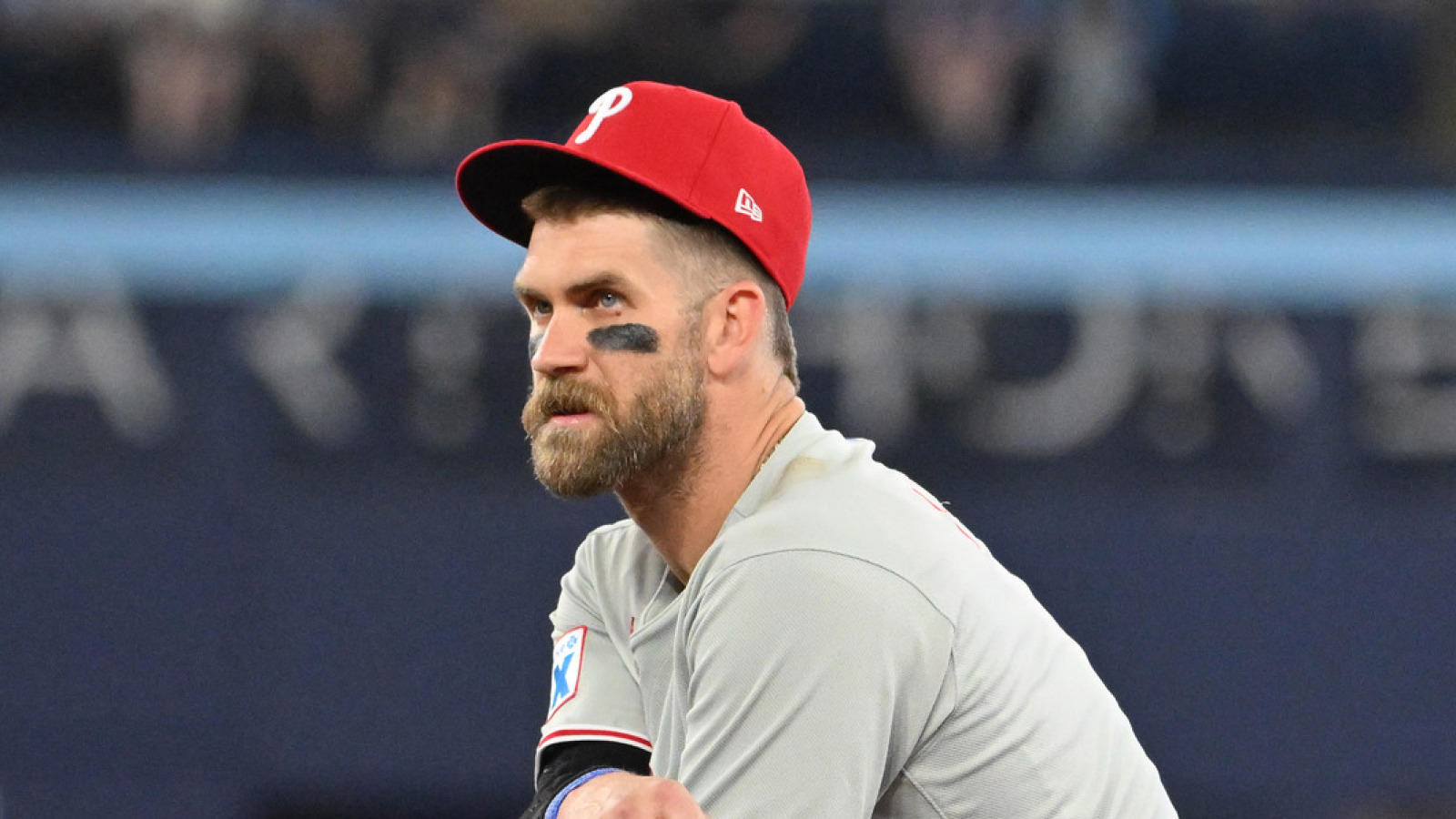 https://www.yardbarker.com/media/8/9/895f7c09553921b1a5dcca3c8667415bae1896ba/thumb_16x9/bryce-harper-overlook-past-phillies-trade.jpg?v=1
