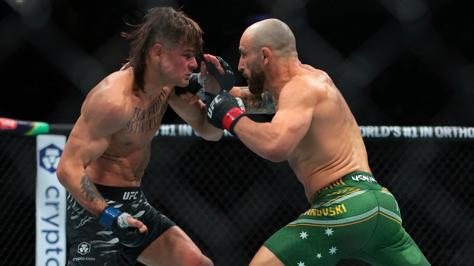 Chael Sonnen Critiques Volkanovski's Lightweight Title Challenge