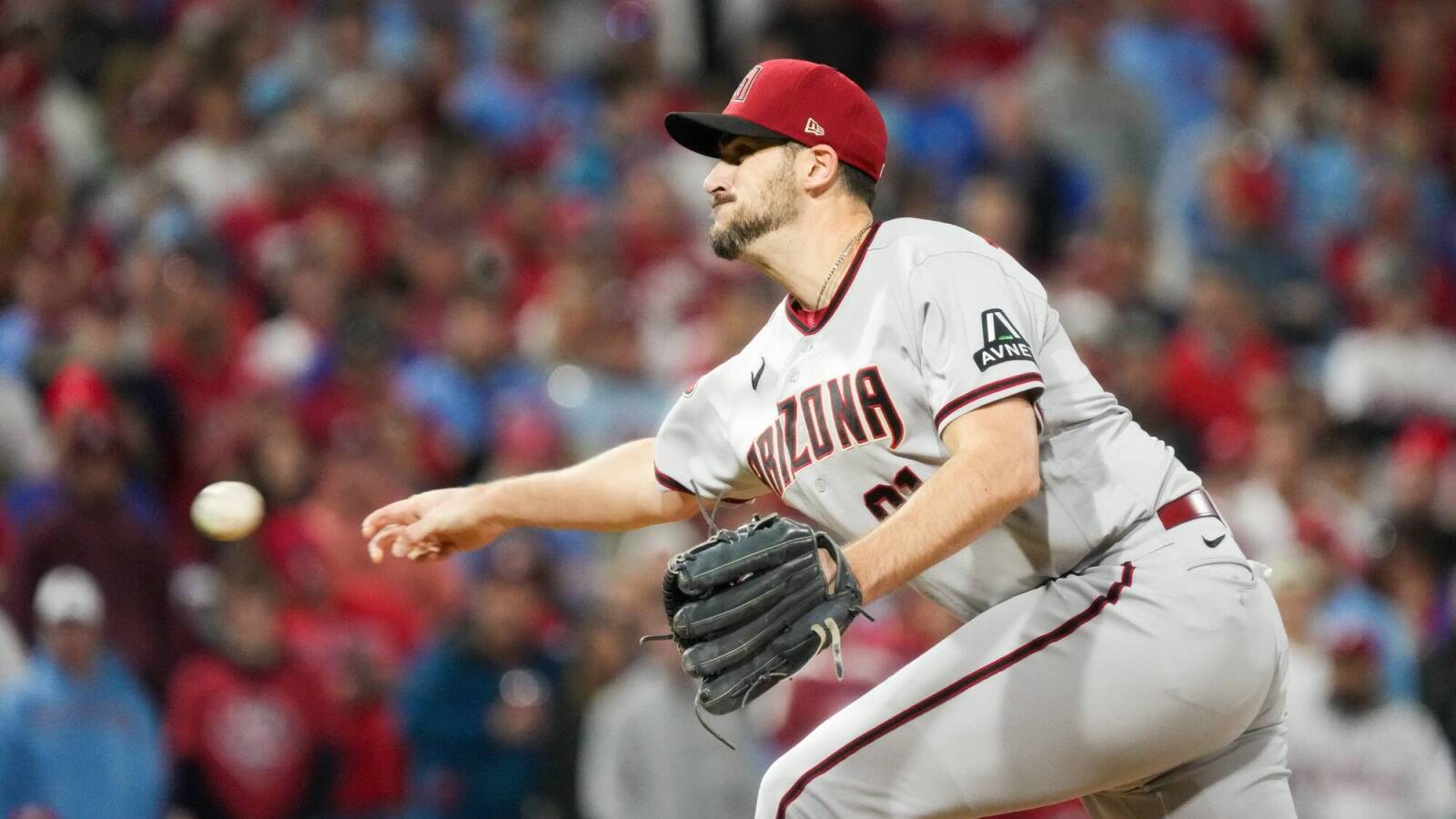 Diamondbacks force out the boo birds in Citizens Bank Park after Game 6