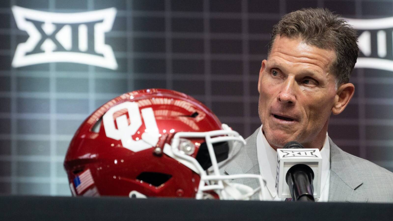 Brent Venables defends first Oklahoma season with shot at Miami