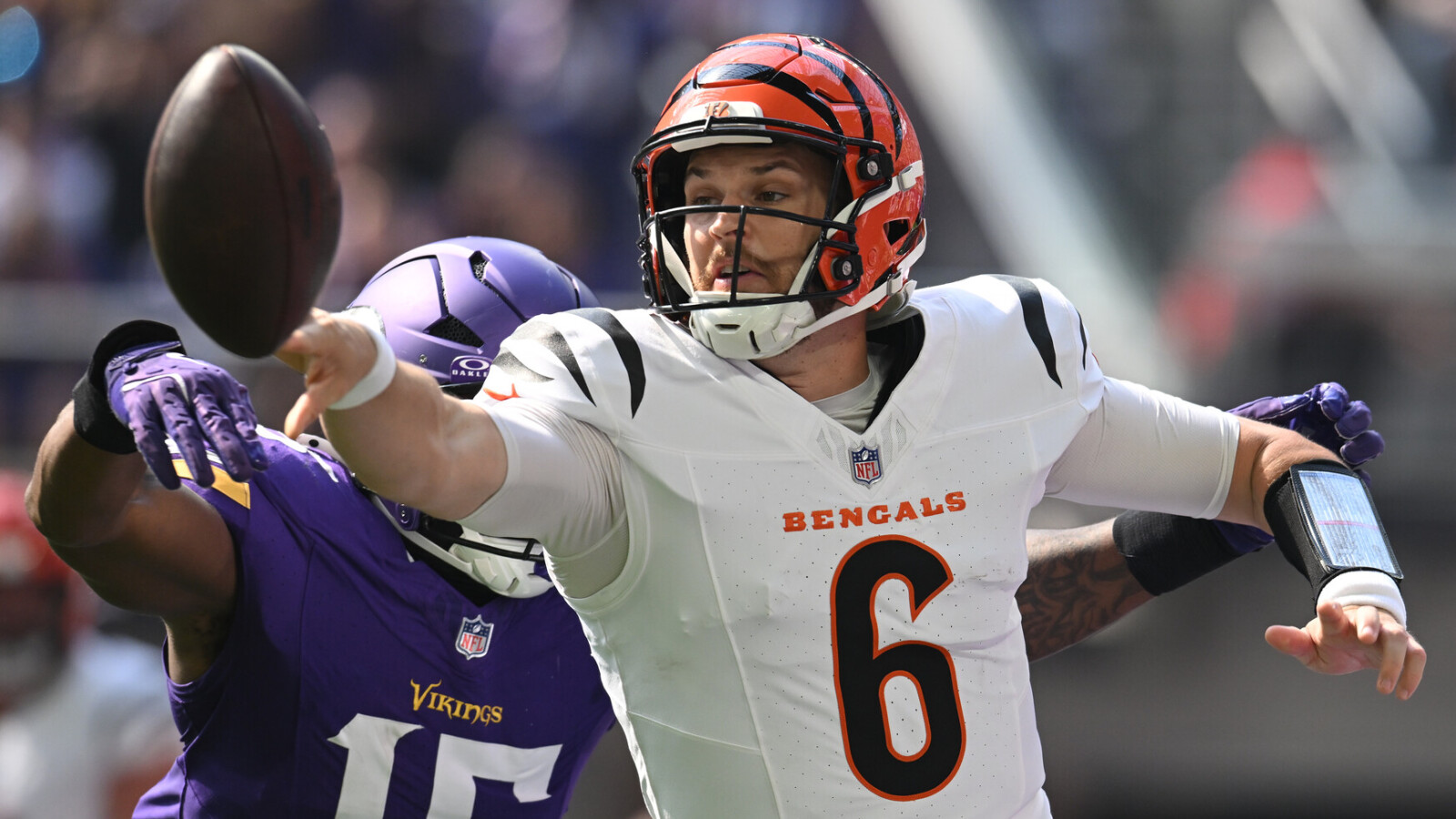 https://www.yardbarker.com/media/8/a/8aad8b6c7008be23f3437c0a986c85ea868e8355/thumb_16x9/2023-nfl-starting-quarterbacks-quiz.jpg?v=2