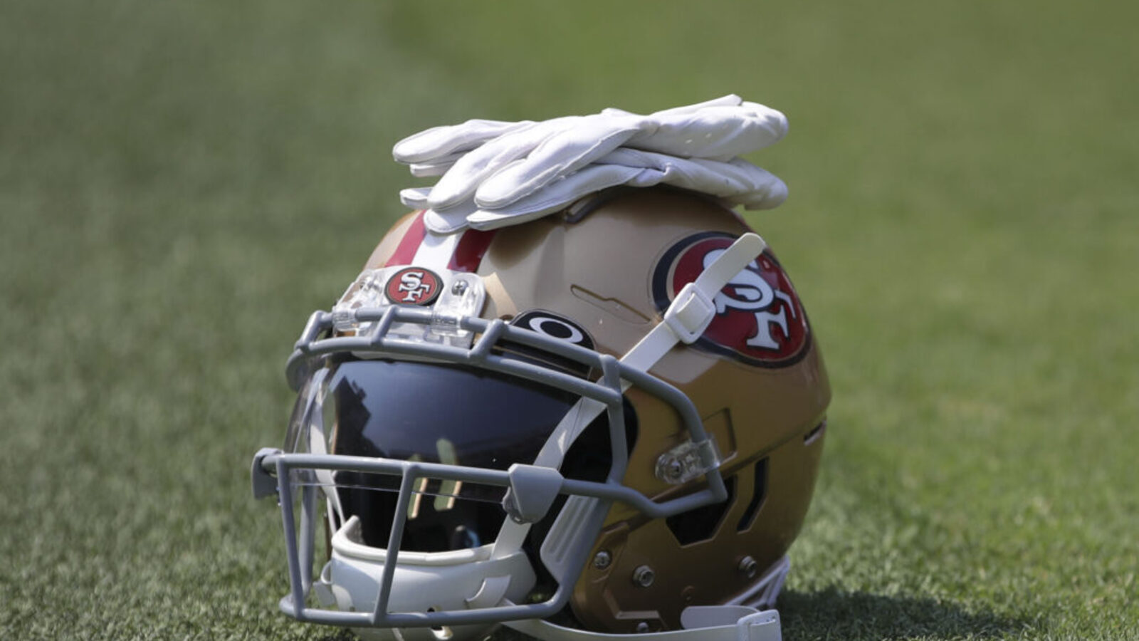 San Francisco 49ers Star Suddenly Gets Suspended
