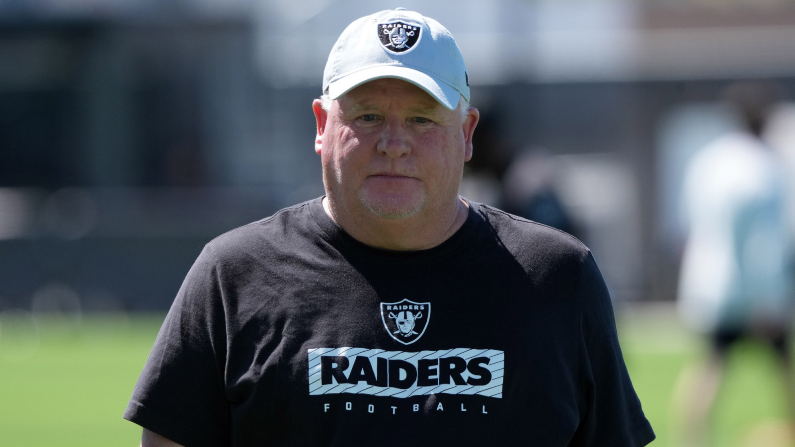 https://www.yardbarker.com/media/8/b/8b2091edbd130fa10353e681e8290c3a84b33849/thumb_16x9/maxx-crosby-shares-harsh-truth-raiders-firing-oc.jpg?v=1