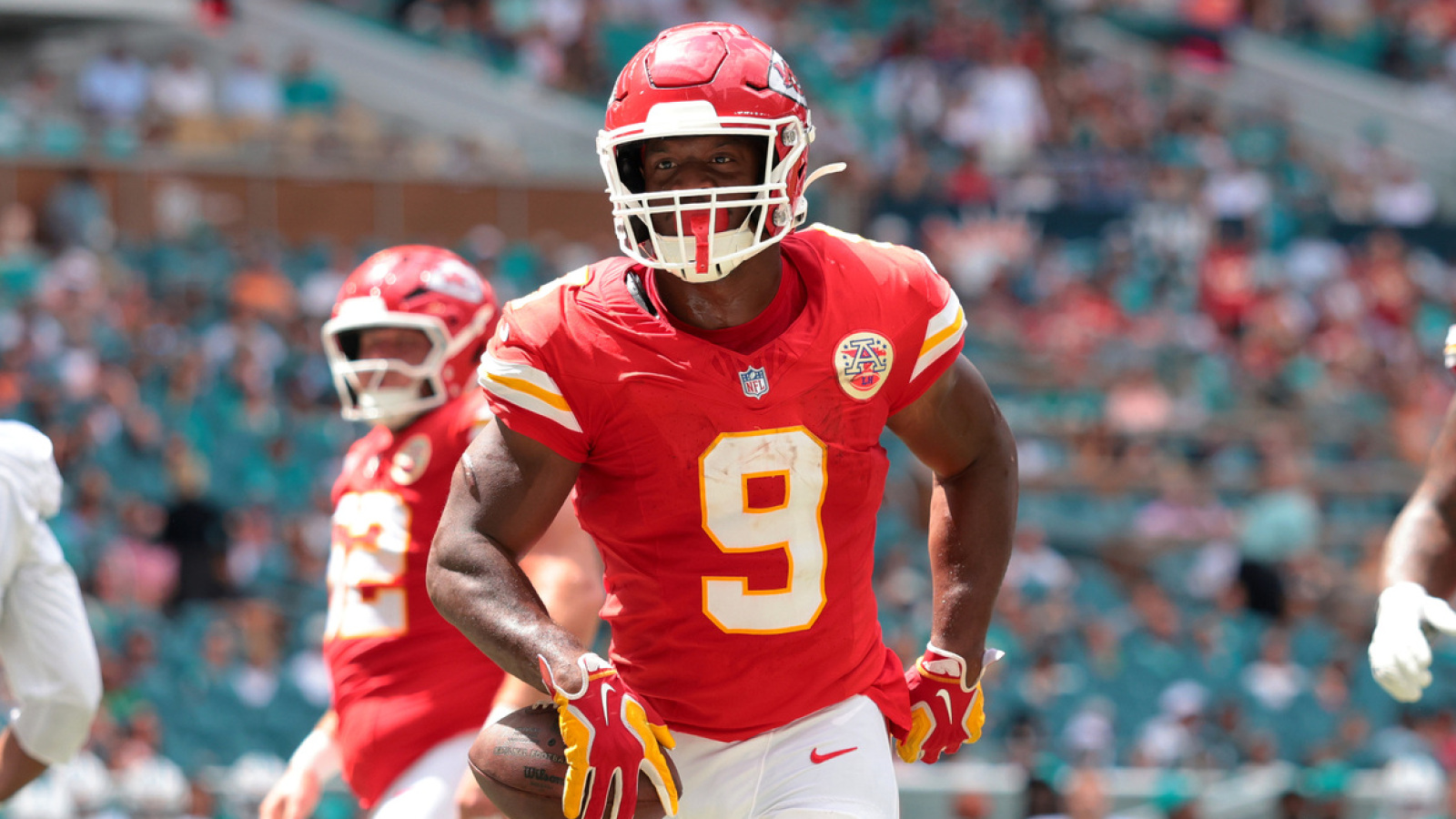 https://www.yardbarker.com/media/8/b/8b49170f05a554c6c2f6e9437a4c19854eb706ef/thumb_16x9/kenneth-walker-iii-breaks-chiefs-franchise-record.jpg?v=1
