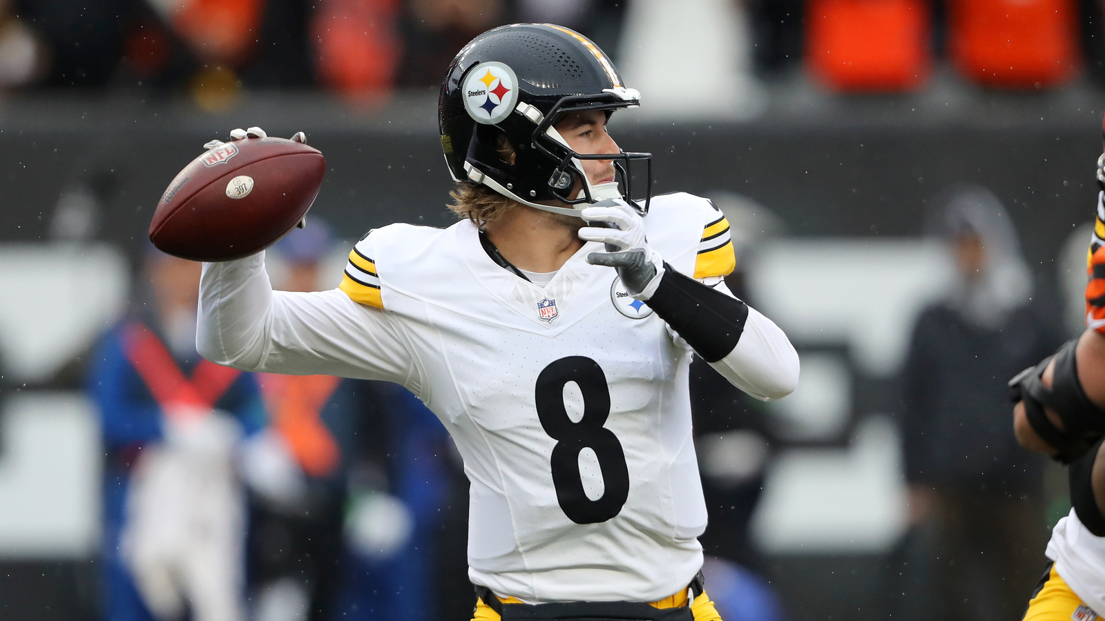 Steelers QB Kenny Pickett dealing with injury Yardbarker