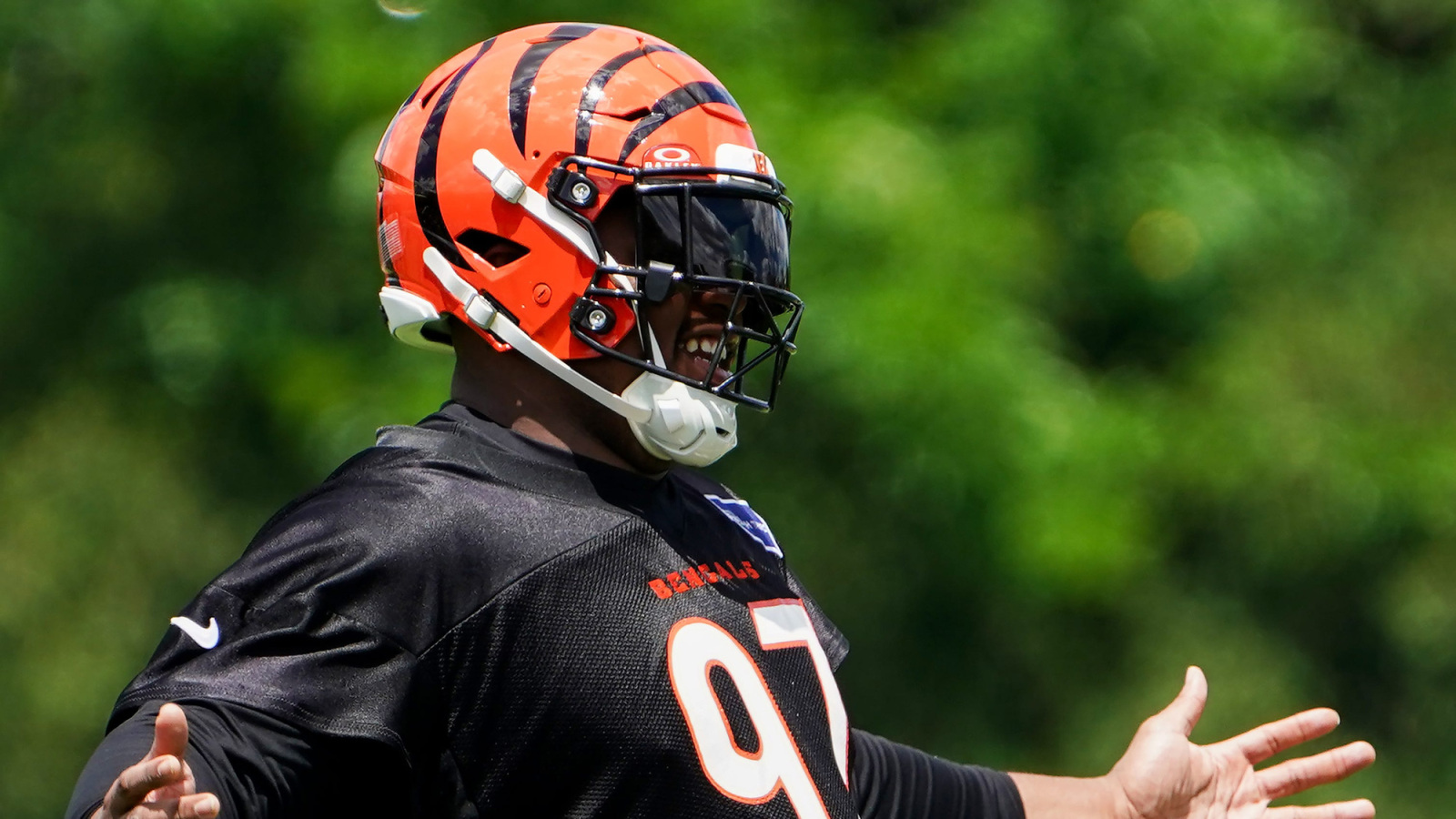 https://www.yardbarker.com/media/8/b/8b4a50544ebaf8672e2d8d0aa6fb494d7b0f00de/thumb_16x9/nfl-executives-coaches-bengals-dexter-lawrence-ii.jpg?v=1