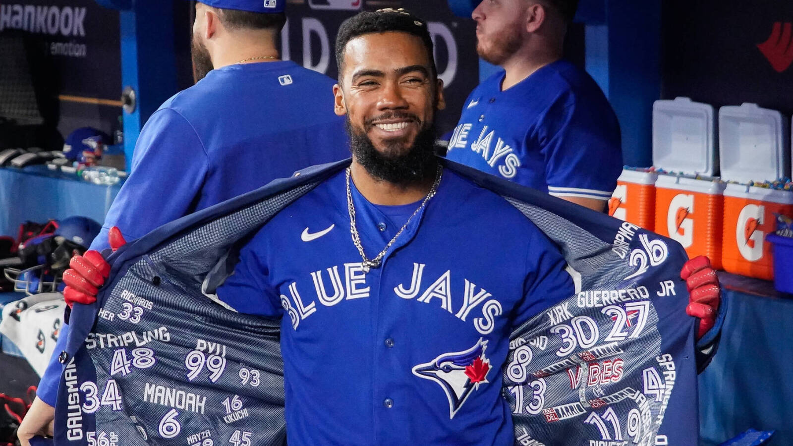 Blue Jays trade All-Star OF to Mariners for breakout setup man - Vimarsana News