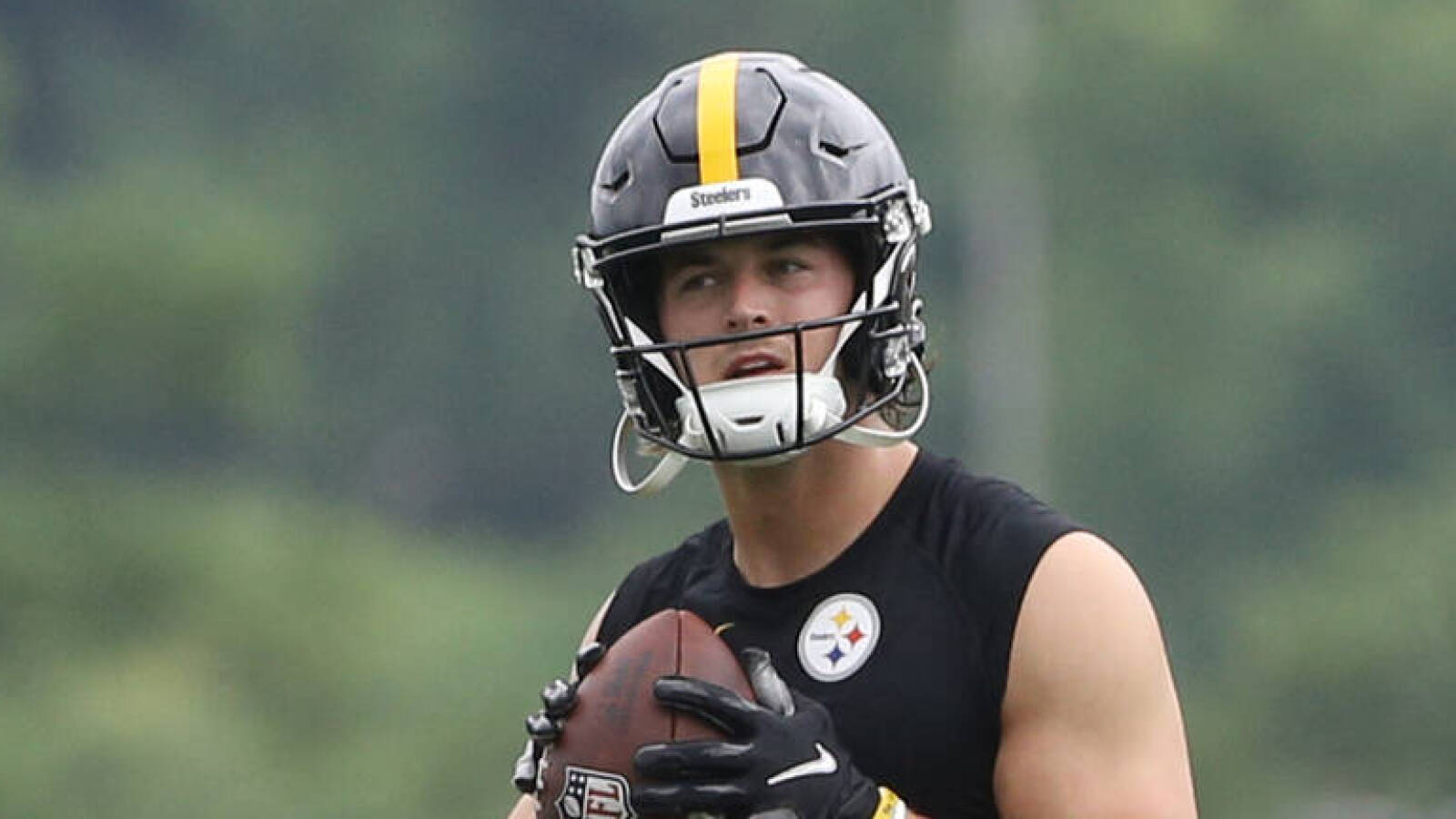 Insider: Steelers won't use 'special packages' for rookie QB Kenny Pickett - Vimarsana News