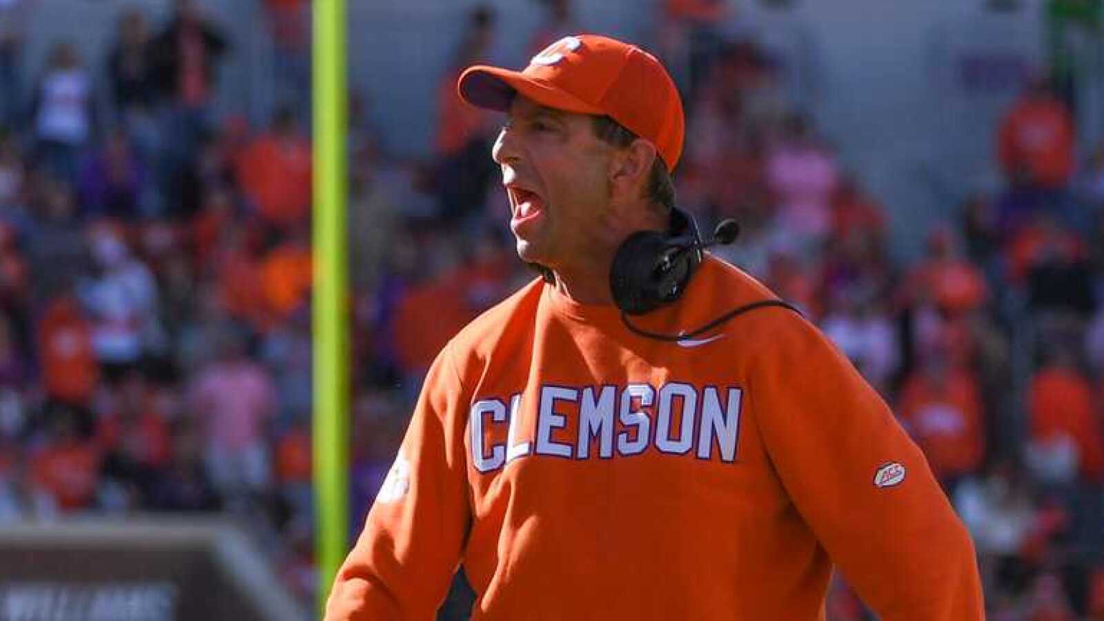 https://www.yardbarker.com/media/8/b/8b750650353aab1669650bef9485b7de2bf7d571/thumb_16x9/clemson-hc-dabo-swinney-point-cfb-officiating.jpg?v=1