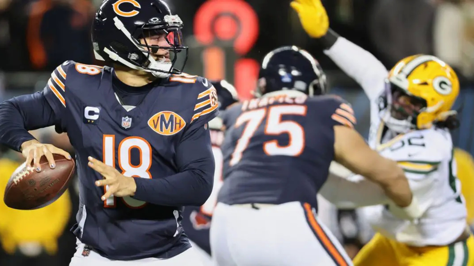 Chicago Bears’ Caleb Williams gives major praise to top offensive lineman