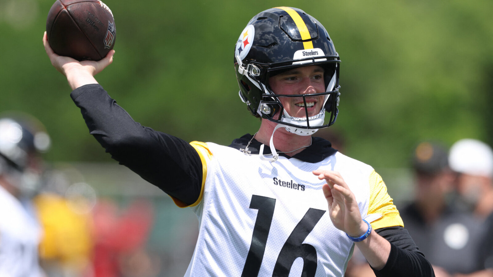 Steelers' Explosive QB Room Move Nobody Saw Coming Could Change
