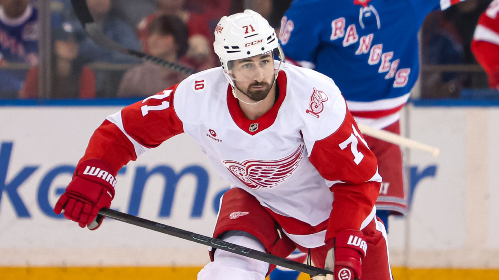 https://www.yardbarker.com/media/8/c/8c500ea985d45090e87fc8205ba424f6500c36c2/thumb_16x9/should-skeptical-red-wings-dylan-larkin-move.jpg?v=1