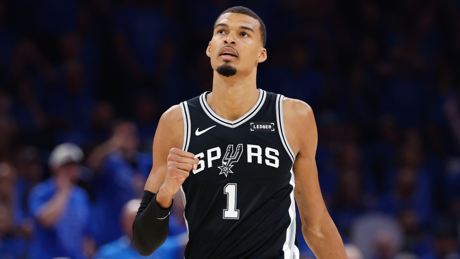https://www.yardbarker.com/media/8/c/8c5207774f1f71673d8647736f93efc9fc30f699/thumb_16x9/wembanyama-viral-he-spurs-thunder-game-1.jpg?v=1