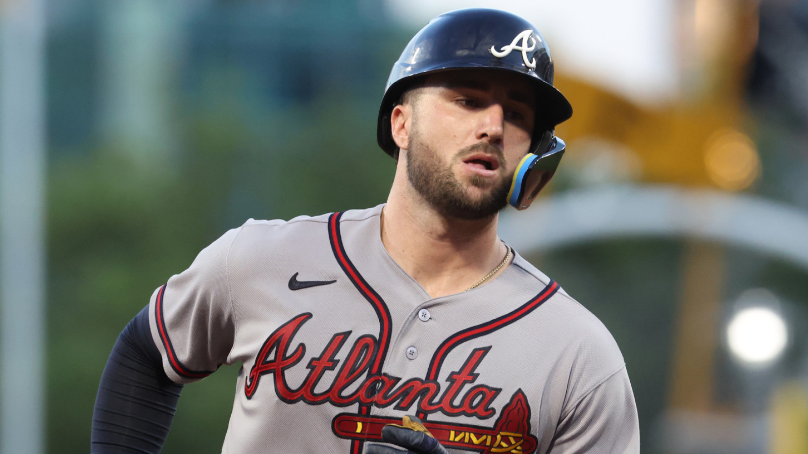 https://www.yardbarker.com/media/8/c/8c529c8c4917ff6248cb8adde5dd0bd19e1a5a84/thumb_16x9/white-sox-add-catching-depth-acquisition-joey-bart.jpg?v=1