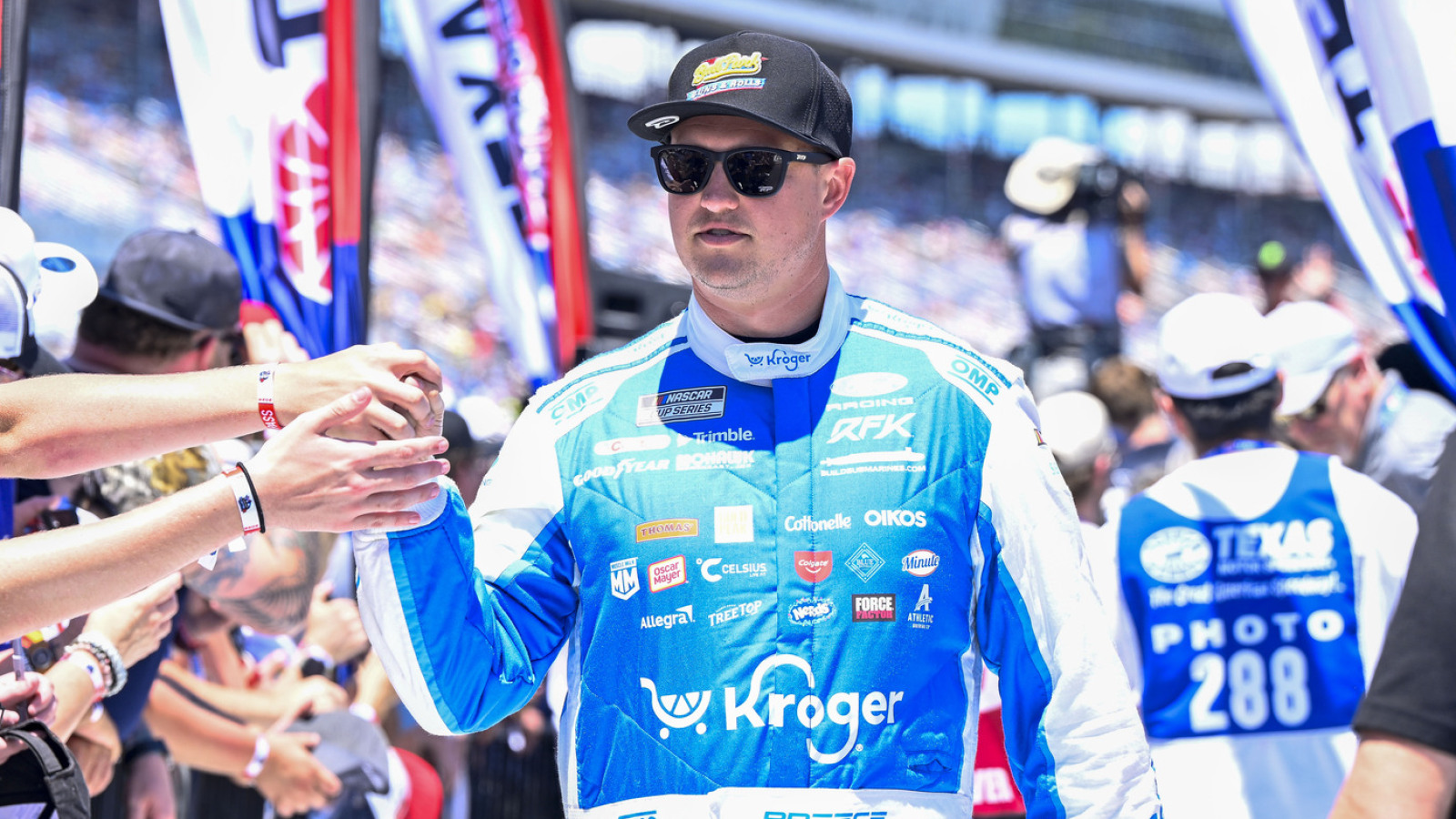 https://www.yardbarker.com/media/8/c/8c846291cd3714732d8be11e0fdc3df248c18dff/thumb_16x9/ryan-preece-scores-first-career-nascar-cup-win.jpg?v=1