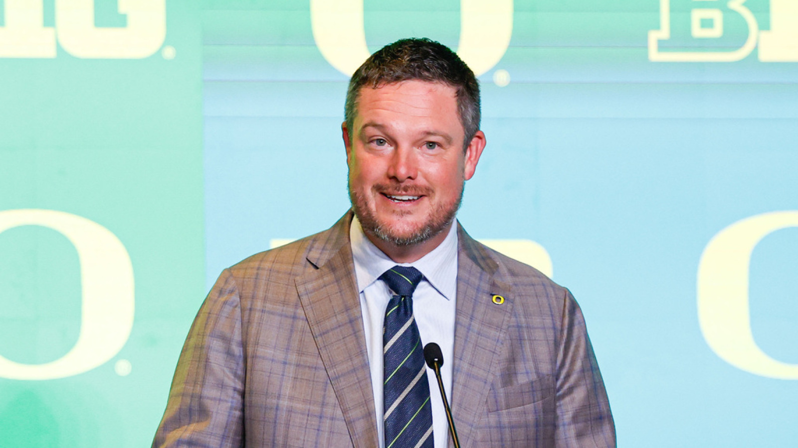 Oregon Ducks Prepare for 2026 Season with Key Questions