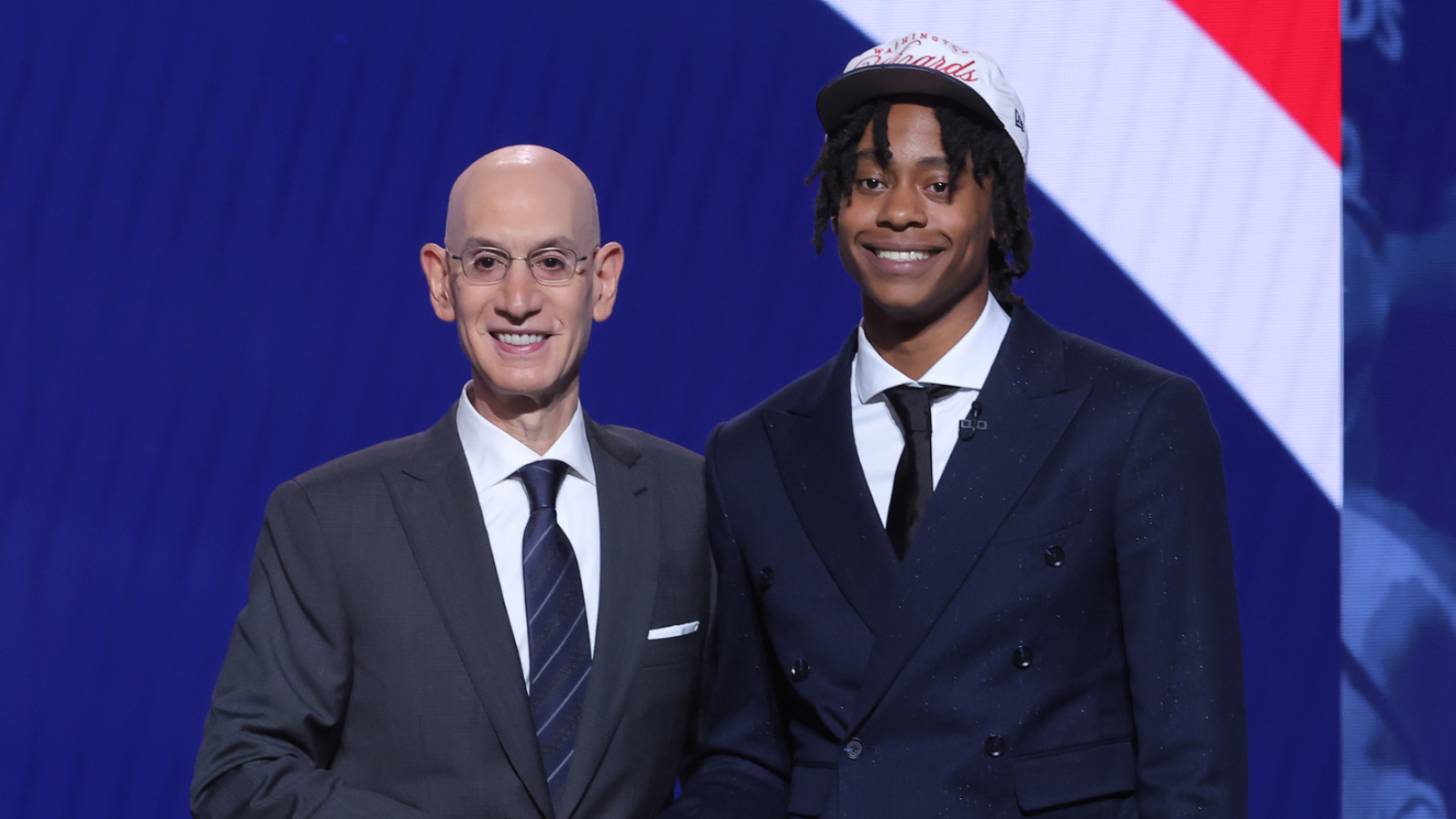 https://www.yardbarker.com/media/8/c/8c95de4e23e63ac3f6ec06ef14e1054f2976525b/thumb_16x9/wizards-add-sec-award-winner-6-pick-nba-draft.jpg?v=1
