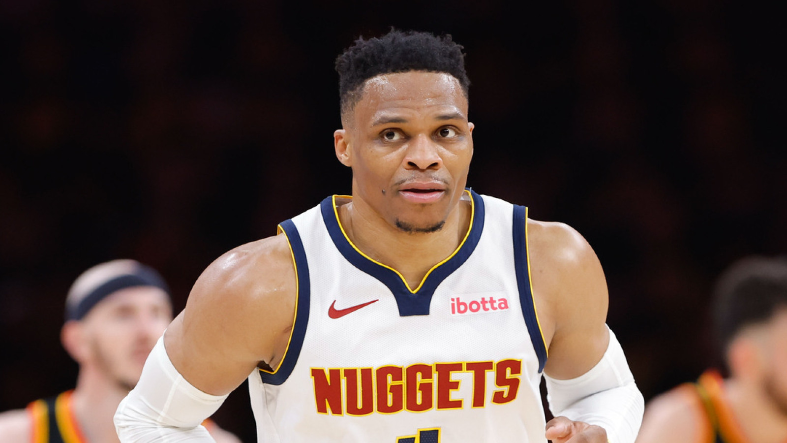 https://www.yardbarker.com/media/8/c/8cba9f4f6f5ee0366d28b1fa6d1ee42e4ed9f615/thumb_16x9/russell-westbrooks-relentlessness-him-quit-nba.jpg?v=1