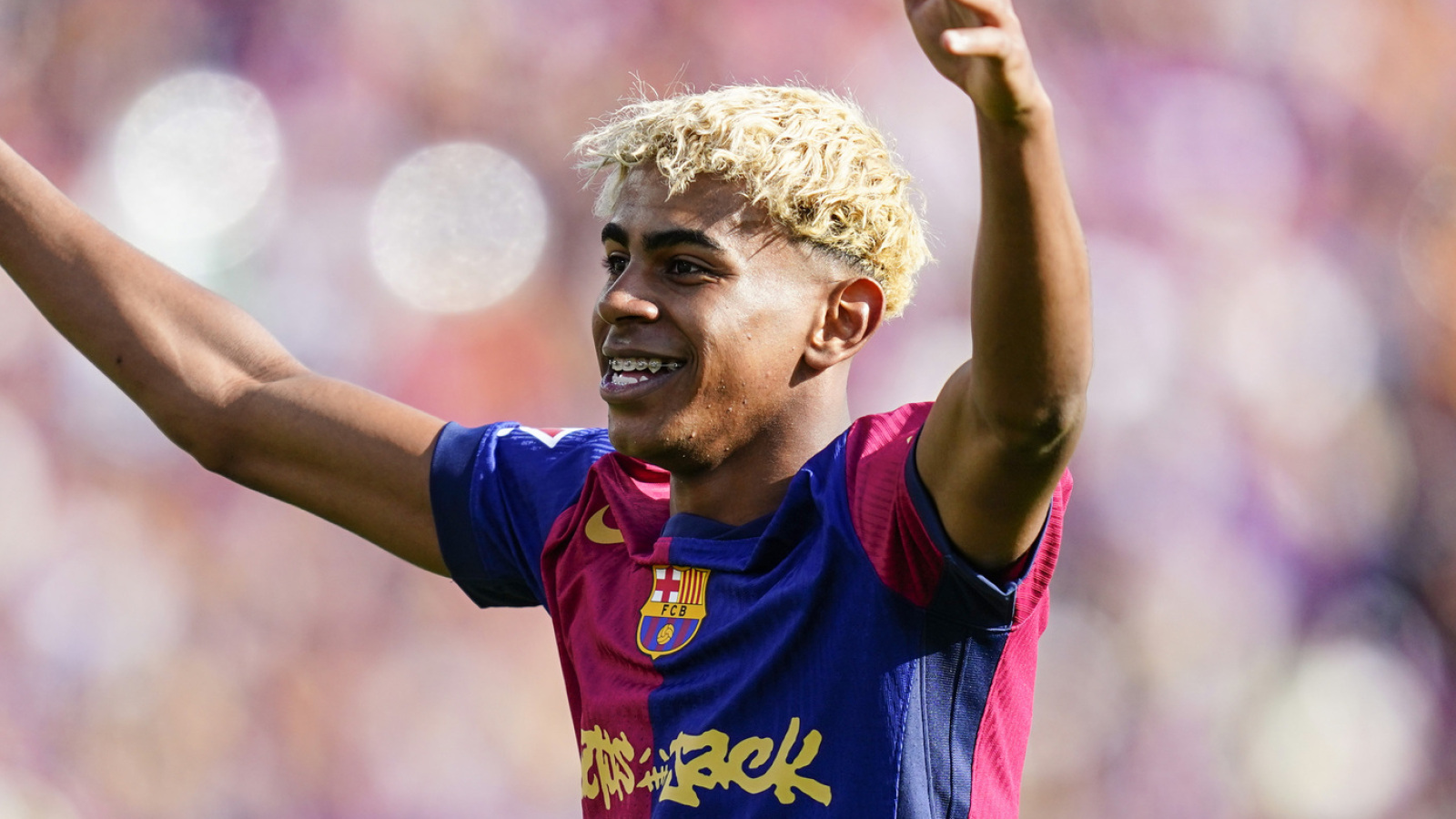 https://www.yardbarker.com/media/8/c/8ced6999666319d12b57bd894f91f7e8c8056931/thumb_16x9/lamine-yamal-steals-spotlight-kylian-mbappe-el.jpg?v=1