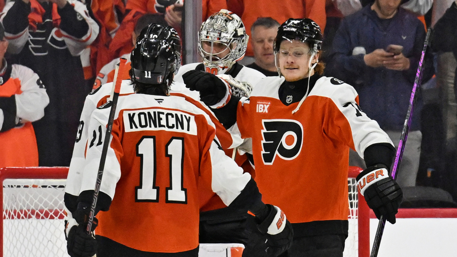 Flyers push Penguins to brink of shocking sweep with Game 3 win