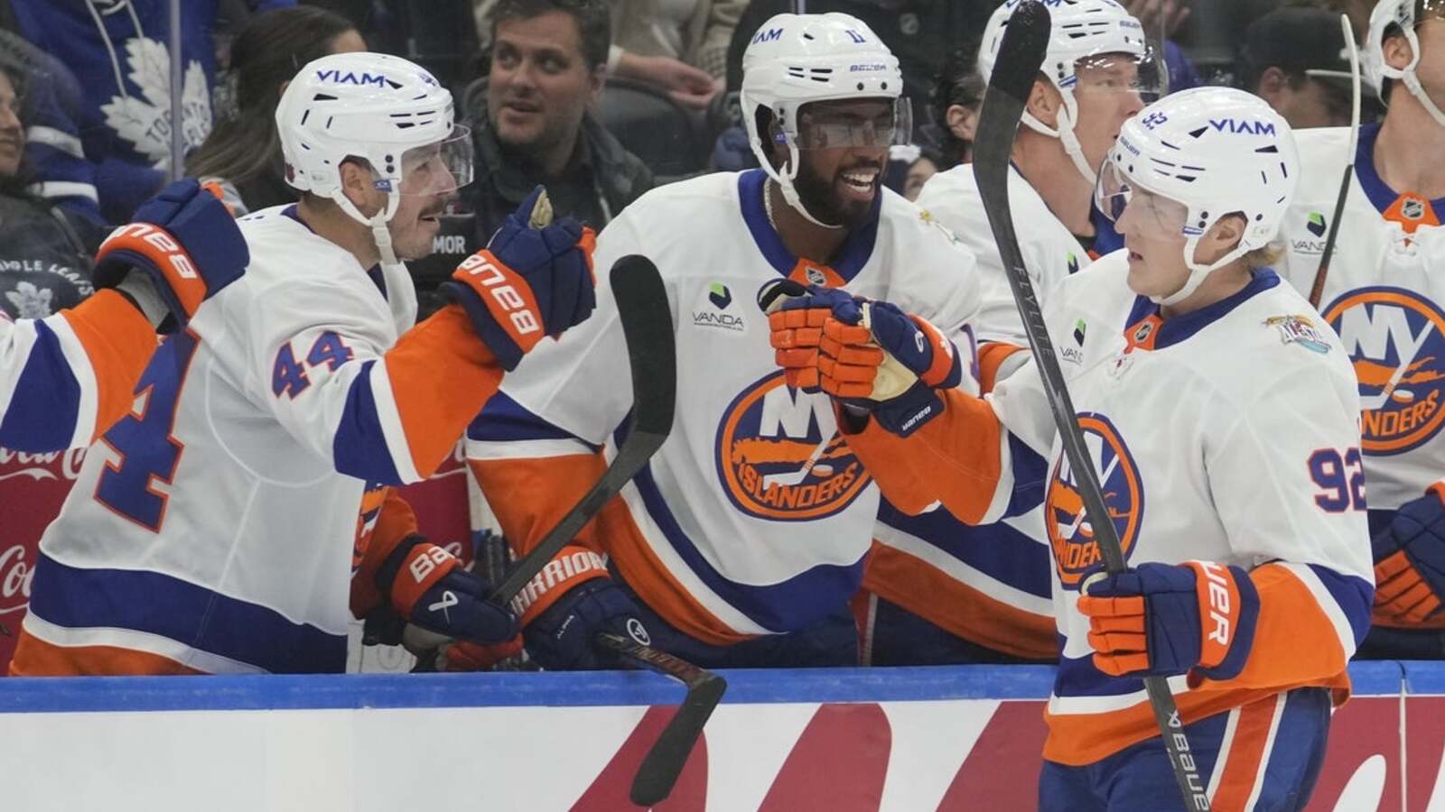 Islanders get first road win of season as Leafs lose again