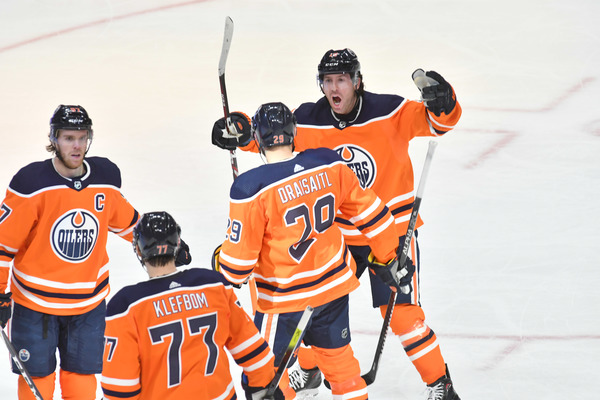 McDavid looking shell shocked at #Oilers practice today Via: @rrishaug, #EdmontonOilers