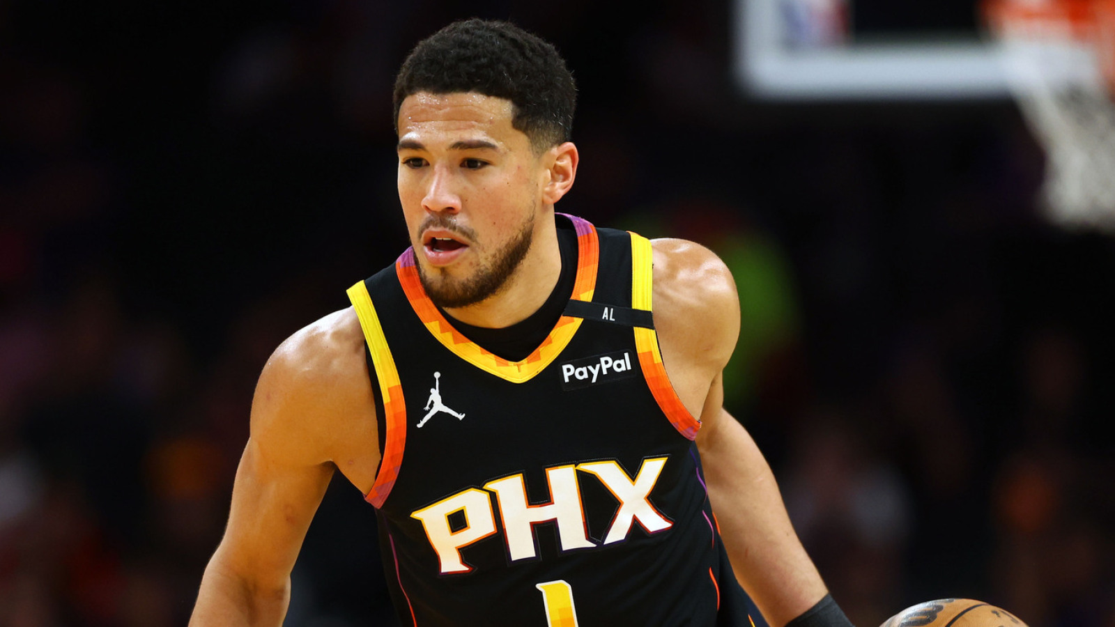 https://www.yardbarker.com/media/8/e/8e1e971df3bd9e3be7287dd15af31627438ee71d/thumb_16x9/devin-booker-extension-hinder-suns-ability-rebuild.jpg?v=1