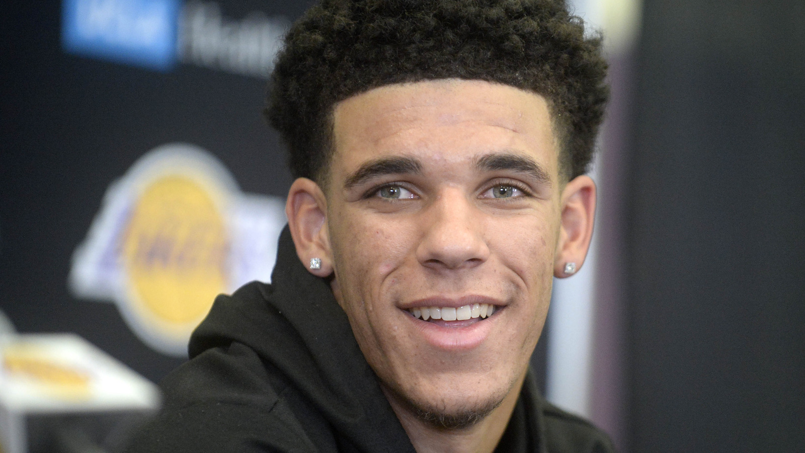 Hair cut isn't exactly like melos but it is inspired by the haircut he has. Lakers GM compares Lonzo Ball to Tom Brady, Aaron Rodgers ...