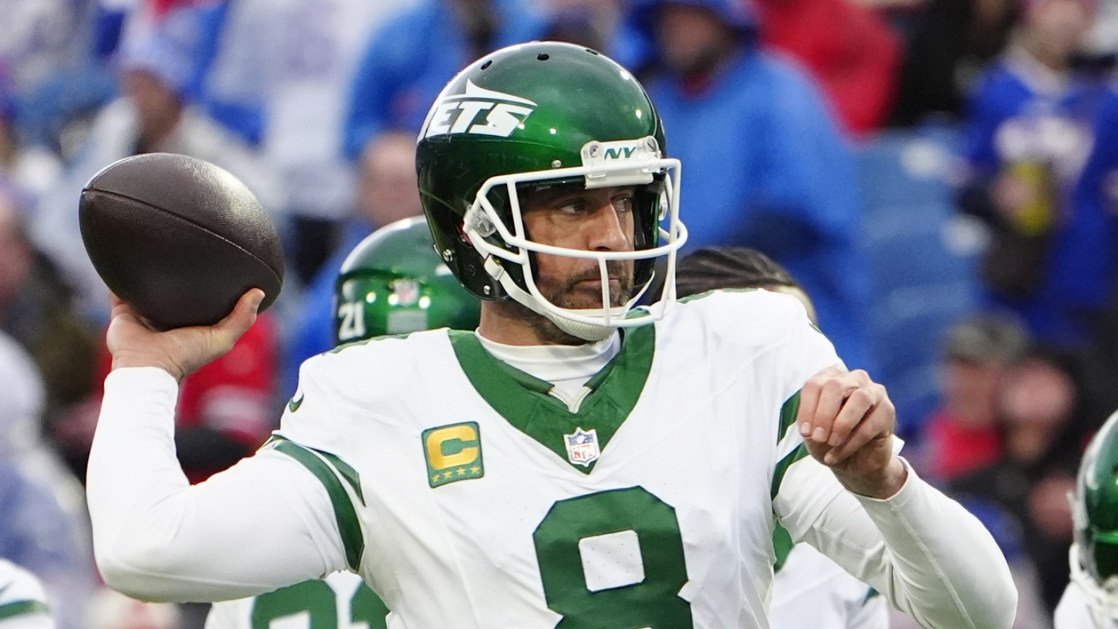 https://www.yardbarker.com/media/8/e/8e2f5df8691c2cf1215c03b52323c5a99483afd7/thumb_16x9/insider-updates-prediction-aaron-rodgers-signs.jpg?v=1