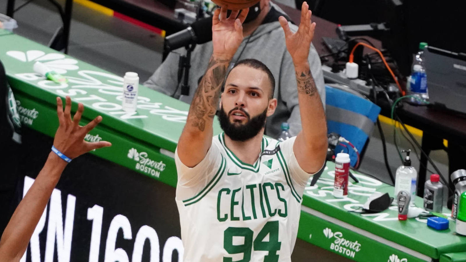 Report: Celtics lose ground in contract discussions with Evan Fournier