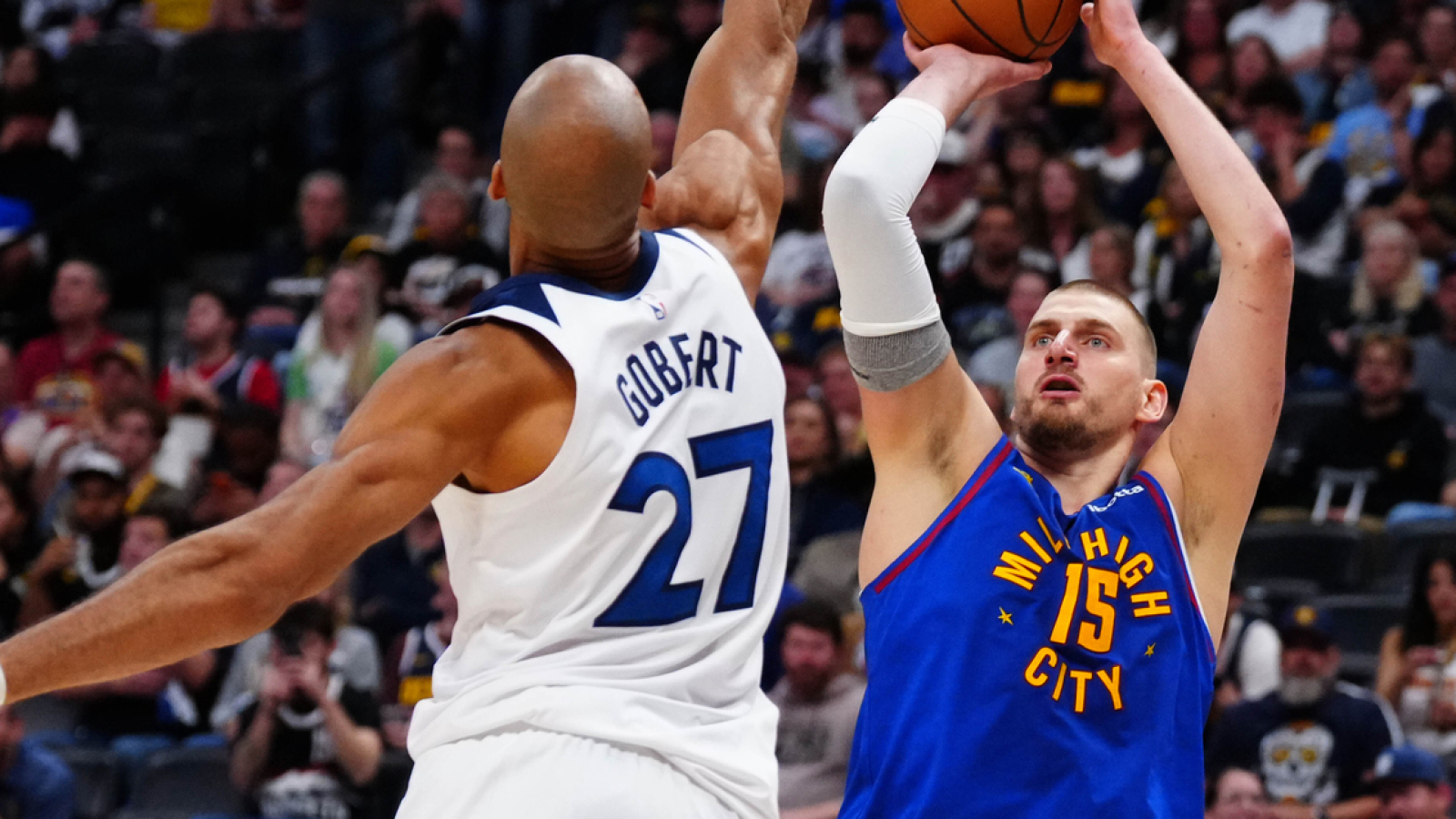 Timberwolves shut down Nuggets' two-man game to steal Game 2